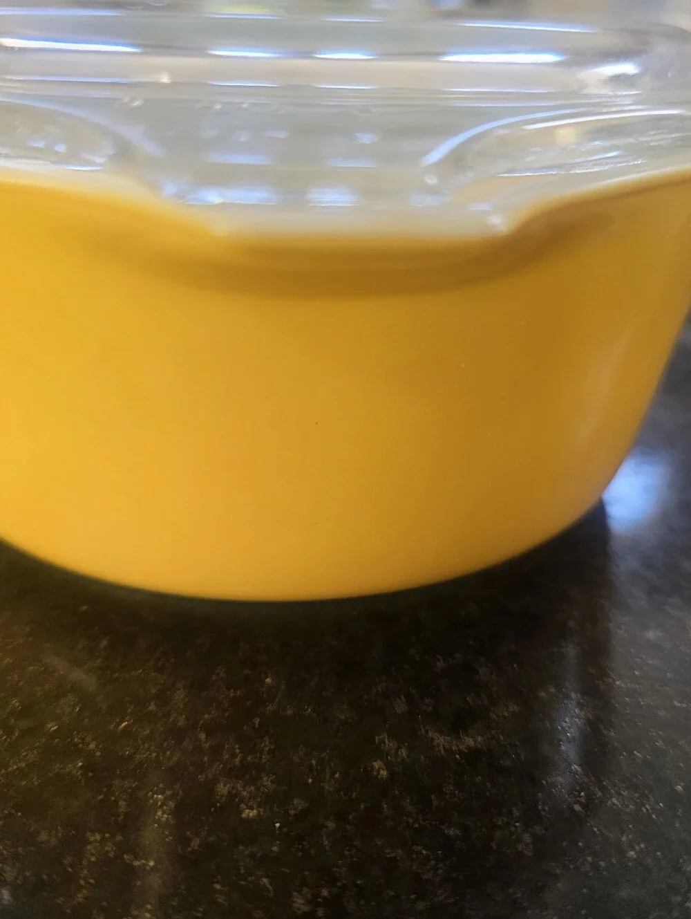 Pyrex Yellow 💛 🦋 Butterfly Pattern Casserole with Clear Lid